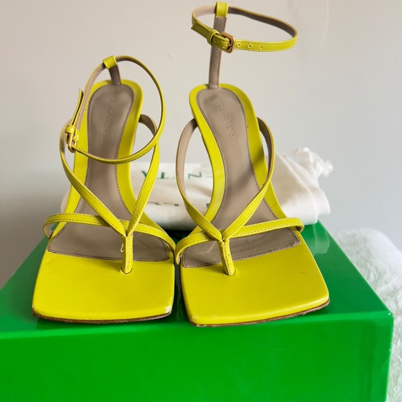 BOTTEGA VENETA Green Strappy Stretch Heeled Sandals - Picture 1 of 4